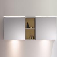 BurgBad Badu Зеркальный шкаф 1500х310х665 мм, 2 светильника,2 выкл, 2 зерк двери, стойка с 1 полкой, стекл полки, цвет корпуса K0521 лен серый. стойка