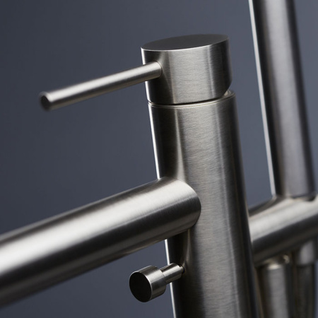 Newform X-Steel 316 Смеситель для ванны напольный, излив 243 мм, в комплекте руч. душ, шланг, без встр. части,  (для 27819) цвет: нержавеющая сталь 