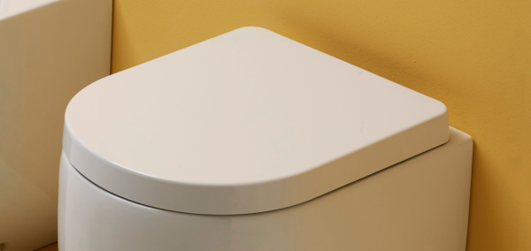 Kerasan Flo сиденье белое,крепление хром 