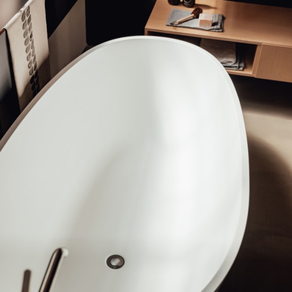 Agape Spoon M Ванна отдельностоящая 160х85,4хh48 см, с переливом, без отв. под смес., материал: Cristalplant®, цвет белый матовый 