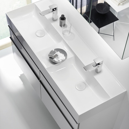 Burgbad Yumo База с  умыв двойная  1315х640х470 мм. 4 выдв ящика с ручкой желобком., .  c 2 отв под смес ,  цвет белый глянц 