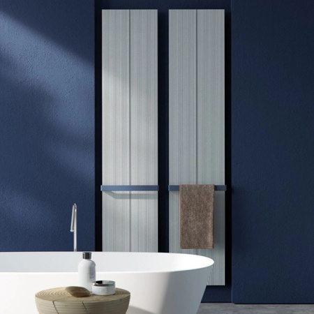 Antrax Bian  Полотенцесушитель электрический L40,3*H200 см, полотенцедержатель 2 шт, электрический кабель справа, 700ВТ, цвет белый матовый , 