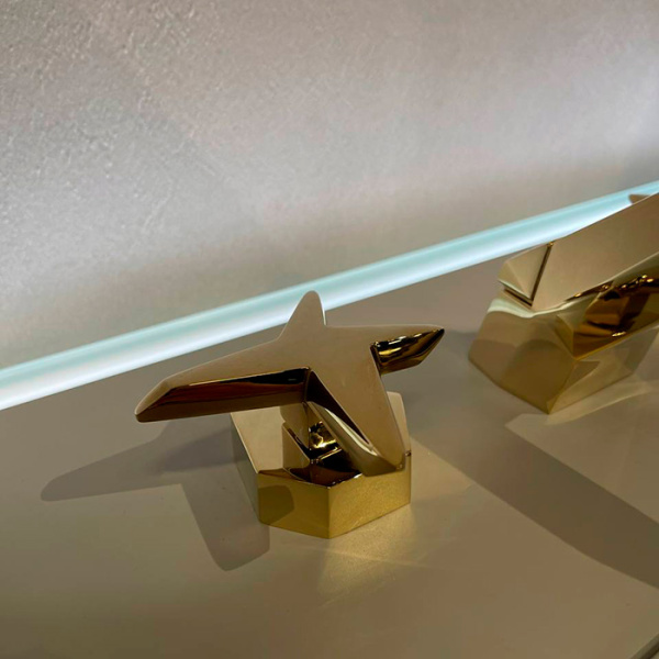 Stella Stella Смеситель для раковины на 3 отверстия 3224, с донным клапаном, цвет: латунь 