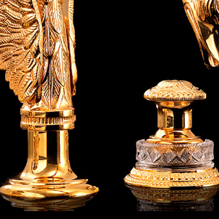 Devon&Devon Excelsior Swan Смеситель для установки на борт ванны с 5 отверстиями, переключателем и душем. Цвет: золото 24к. 