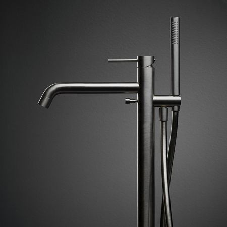 Newform X-Steel 316 Смеситель для ванны напольный, излив 243 мм, в комплекте руч. душ, шланг, без встр. части,  (для 27819) цвет: нержавеющая сталь 