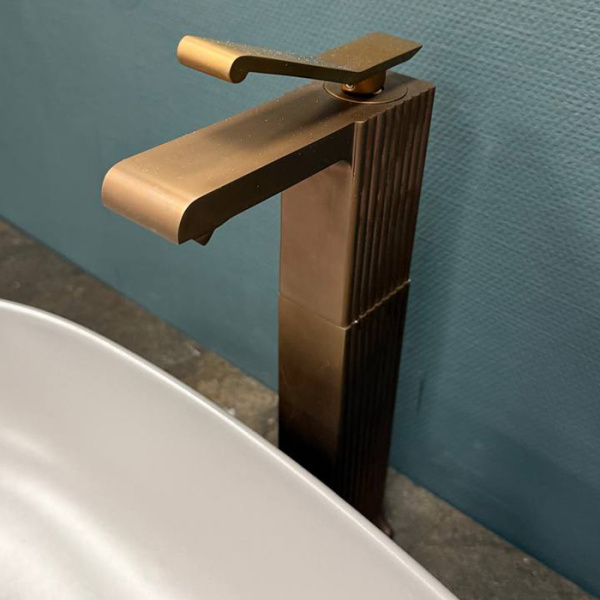 Stella Casanova Смеситель для накладной раковины на 1 отверстие 3222MCHP, цвет: медь матовая 